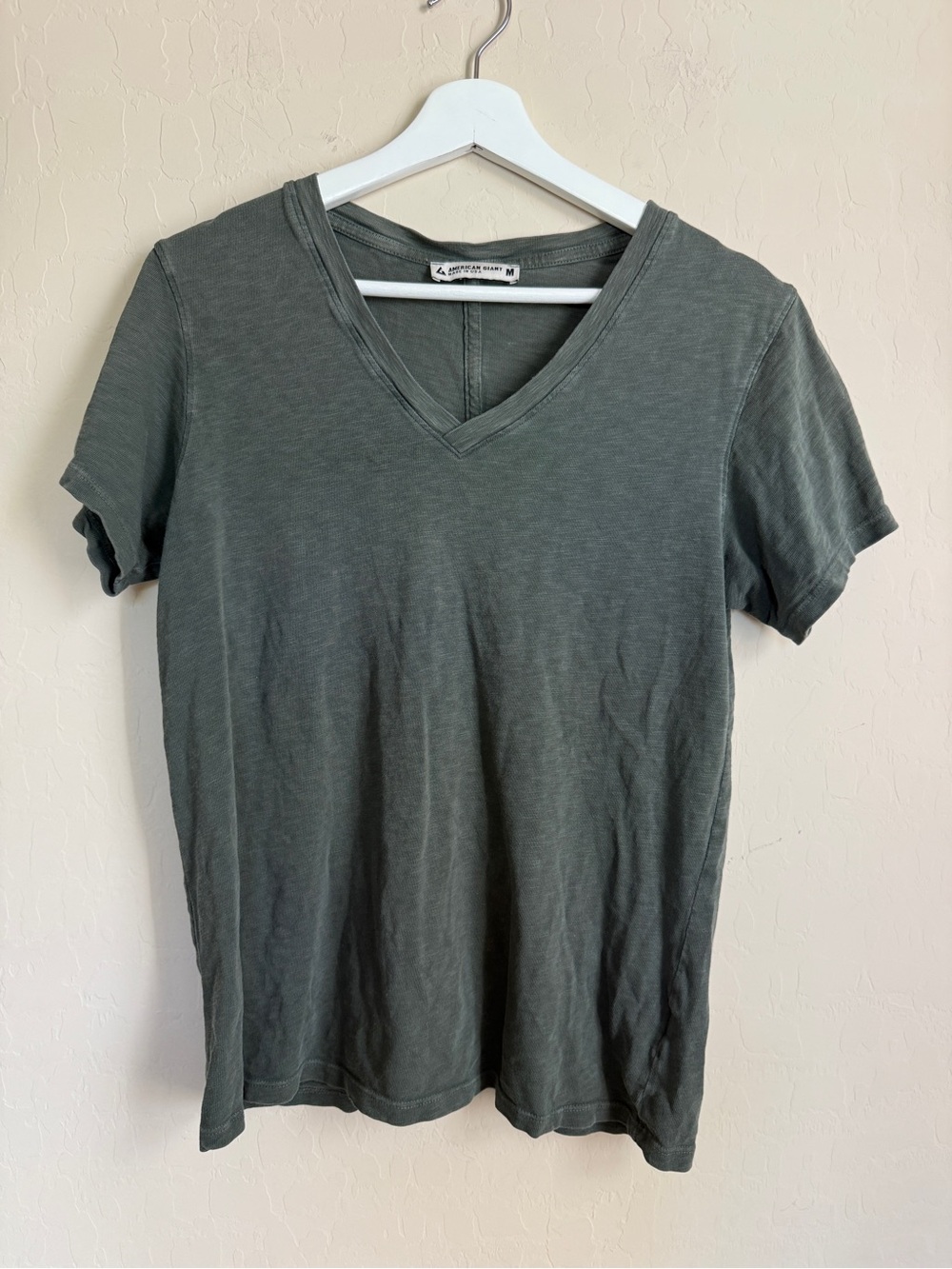 American Giant Dark Green V-Neck Short Sleeve Shirt Olive Army Women’s Medium